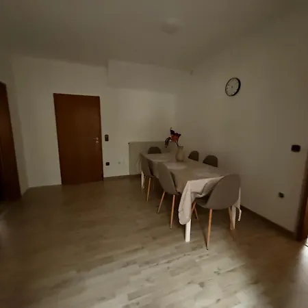 Monteur アパート メレ